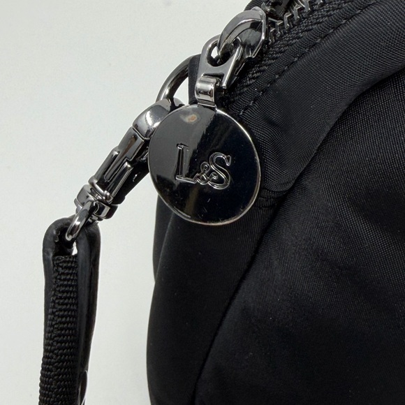 Lo & Sons Nouvelle Nylon Crossbody Bag Black - Picture 12 of 12